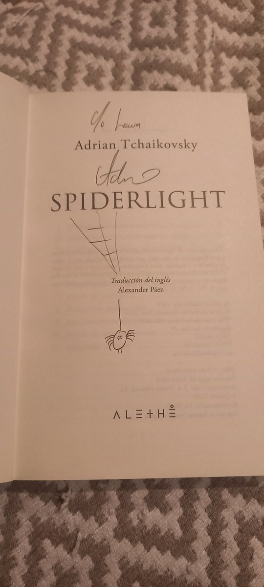 Laurinasw's tweet photo. Una de las tantas recomendaciones de El Hacedor de Pilas y Puño supremo malazano @arbolsonriente
@aptshadow
#Spiderlight
#Aleté
Pd: ese día fui muy feliz 😍 https://t.co/6YjcxuXLFK