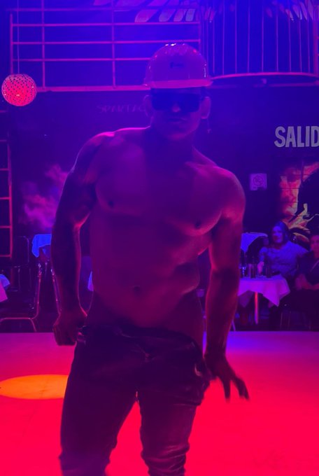 Mmmm… Las nuevas atracciones en @SpartacusDisco ??????????? Presente en @revistaboysmx de junio. https://t