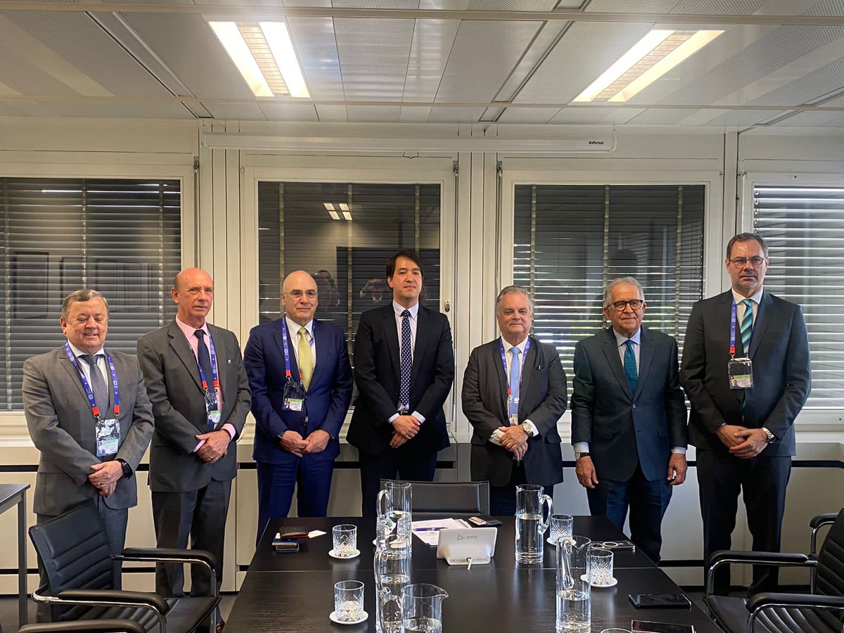 fecomercioto's tweet photo. Durante a missão em Genebra, a comitiva que representa a classe patronal, coordenada pelo @SistemaCNC , e seu presidente José @jose_tadros, foi recebida na Organização Mundial do Comércio (OMC) pelo secretário da missão permanente do Brasil junto à OMC, Eduardo Kosmiskas. https://t.co/Nm6rpC5J2O