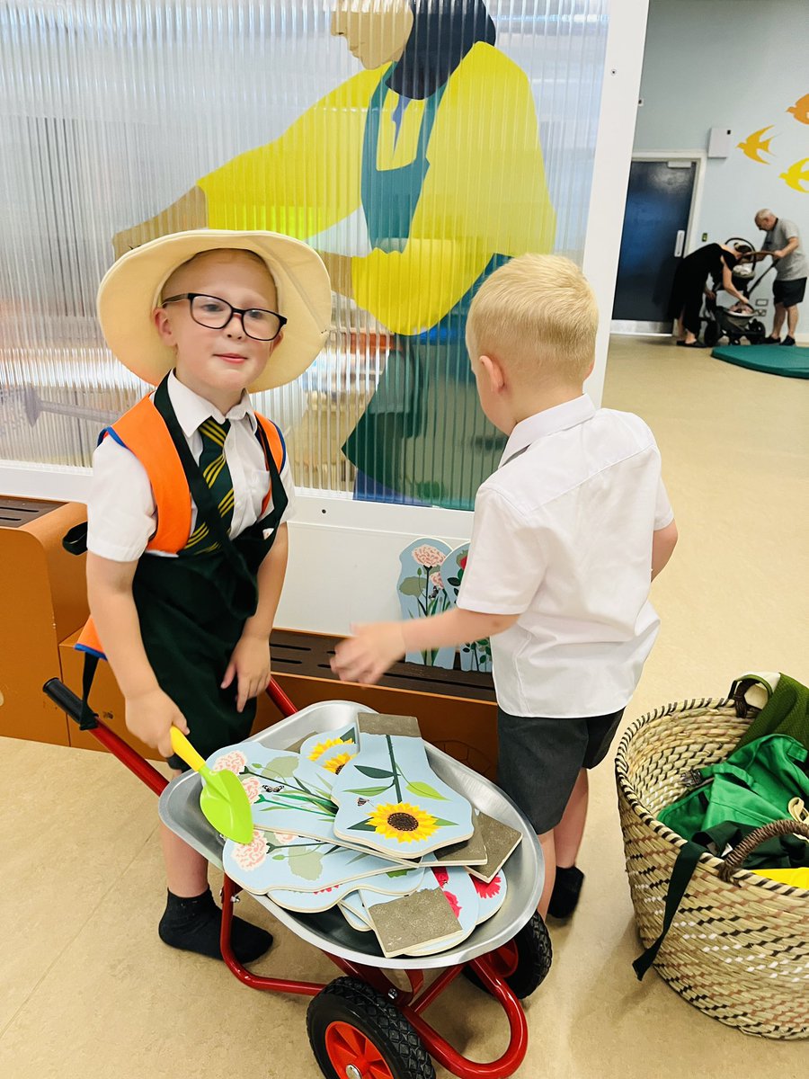 sjvblackpool's tweet photo. Dressing up, role play and FUN!!!! 🎉What a great day we’ve had! And it wouldn’t be a school trip without a trip to the gift shop 🧸💎🧩#SJVRDH https://t.co/6wXUSAIKFV