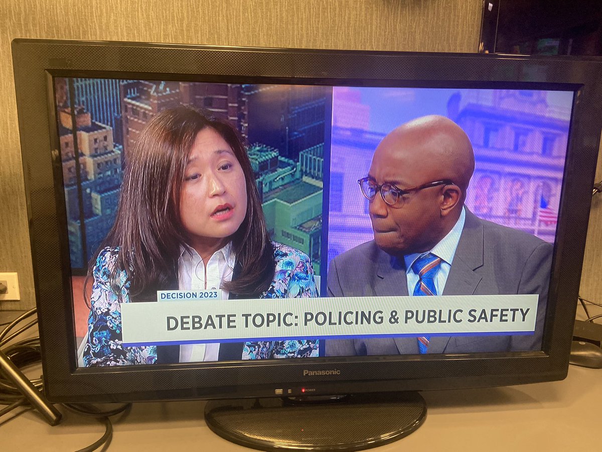 GeorgeArztComm's tweet photo. Don’t miss Inside City Hall with @errollouis tonight on @NY1 where our client @susanleenyc will talk about what she’ll do if elected as City Councilwoman for District 1.
#ny1
#NYC
#GAC
#susanlee
#georgearzt
#SusanLee4nyc
#georgearztcommunications https://t.co/gGjSAsenpF