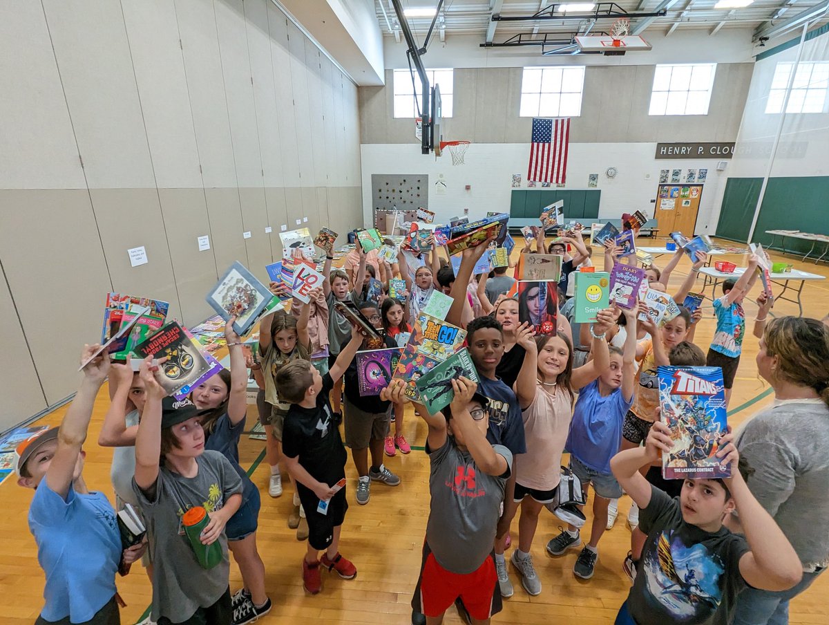 CloughLiteracy's tweet image. What an amazing book swap! Students left with multiple new-to-them books! ❤️📚
#MURSD #HPClough #CloughSoars #CloughBookSwap