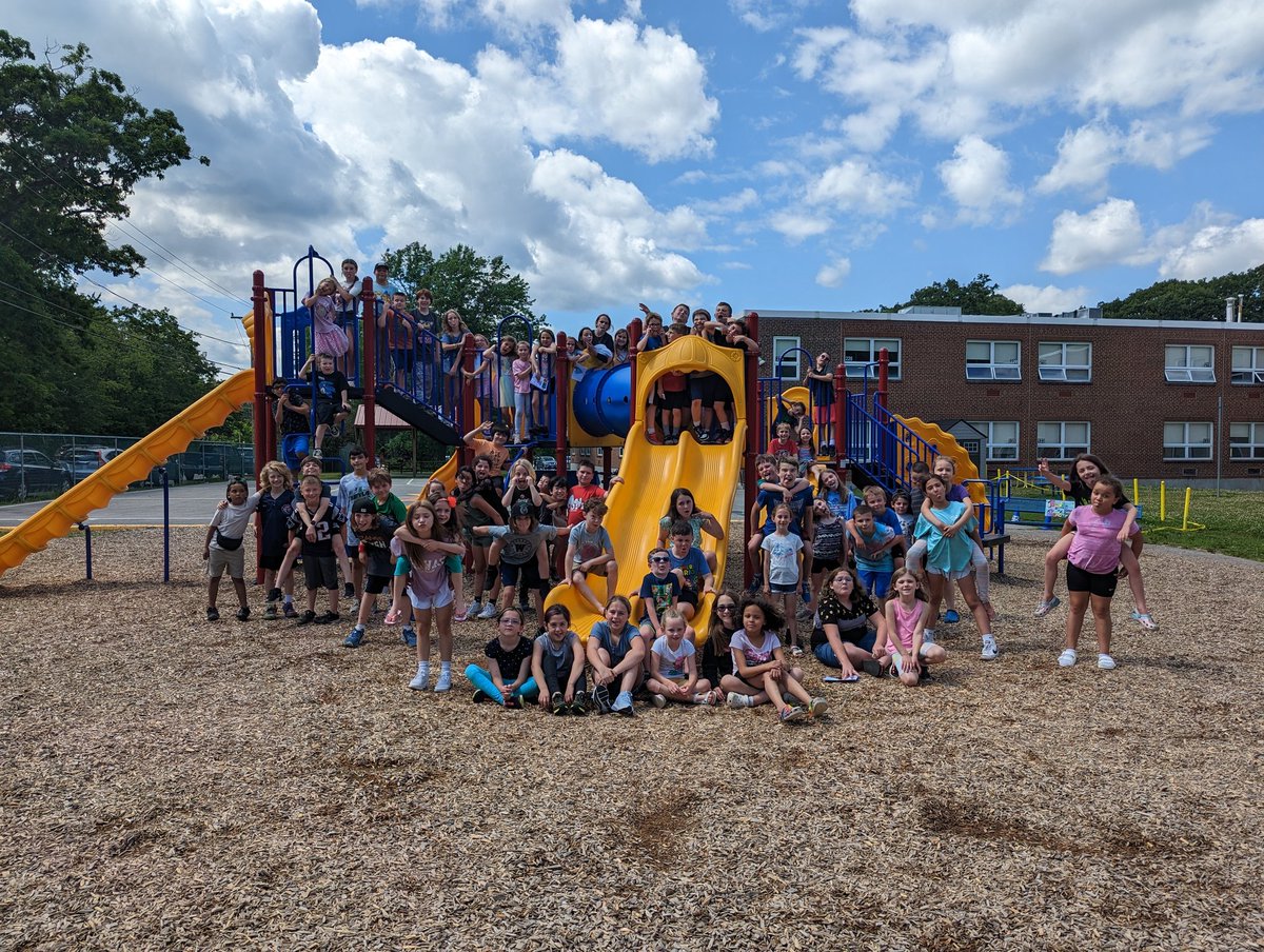 MrsONeill22's tweet photo. Some first graders met outside to play with their Panther Pals today! https://t.co/L6WMMah74w