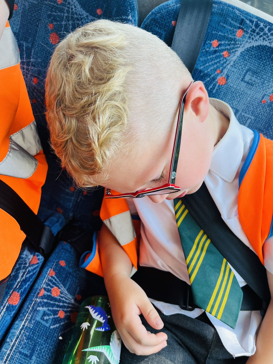 sjvblackpool's tweet photo. Tell me you’ve had a good day without telling me you’ve had a good day… 💤 #SJVRDH We slept all the way home from Liverpool 🚌 #SJVRDH https://t.co/UMXWxnVqbb