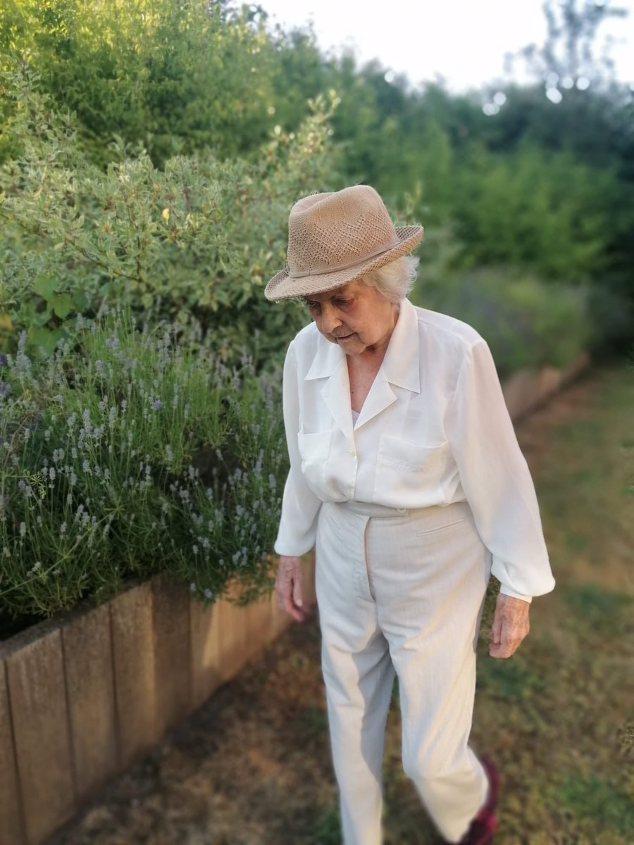 Moore Place care home in Esher Anchor