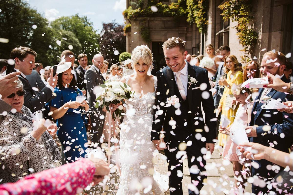Looking for a wedding venue in Northumberland?✨ 
@ellinghamhall is a stunning country house surrounded by 8 acres of countryside

 📍 Located in Ellingham
🥰 Up to 180 guests 
⭐ 29 bedrooms on site 
💍 Exclusive-use venue