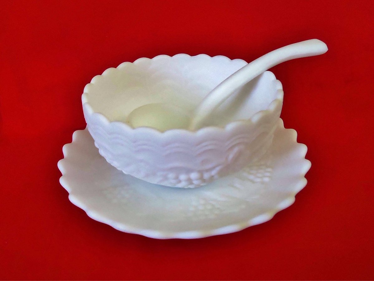 tracy_short10's tweet image. Available Now in my @etsy shop: #mattemilkglass #milkglass #condimentset #imperialmilkglass #vintagemilkglass #tracyshort10 #etsyshop #etsygifts #etsyvintage etsy.com/listing/232604…