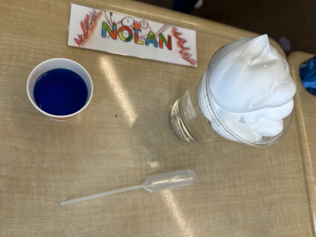 lauracfitz's tweet photo. Rising third graders learned about Earth Cycles this week . Today they filled “clouds” to see how much precipitation it could hold before it started to “rain”. @SVVSummerLaunch @RedHawkRocks https://t.co/jnU6KhbMWU
