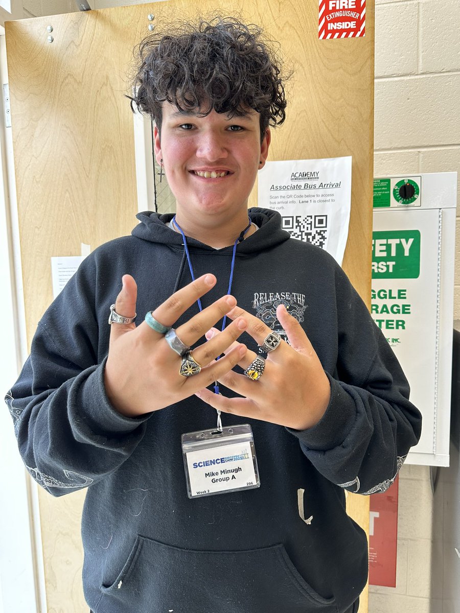 Dr_Misty_Givens's tweet photo. Can you guess the 3D jewelry??? All smiles for the new additions to his collection ❤️ #FinalDaySmiles #YouBelongInHenry #HCSSummerScienceAcademy #ScienceDiscovery #CreativeDesign #3DPrinting  @klbsci https://t.co/R8hTri4lyF