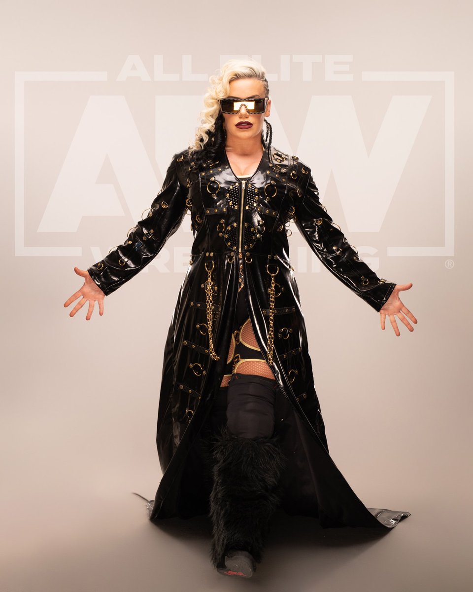 🖤 I’ve officially been in @AEW for 3 months today!!! What a ride!!! Let’s keep this momentum going 😎 #WERALOCA  @AEWonTV