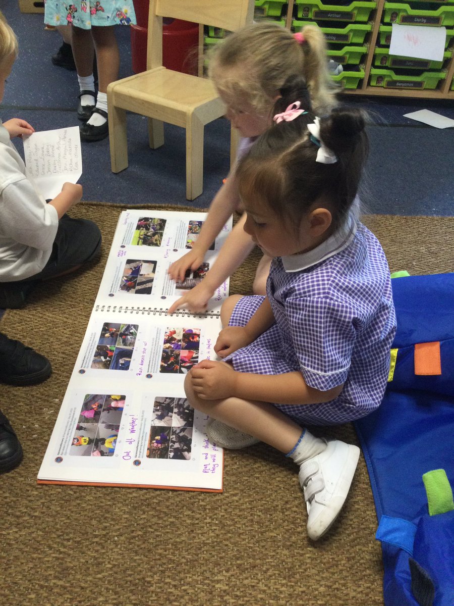 GarswoodNursery's tweet image. On Tuesday we enjoyed playing games together, strengthening our hands using scissors, blowing bubbles outside and looking at our ‘Remember when’ book. #playingandlearningtogether #games