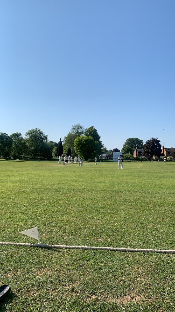 Hi all! We’re looking for a HOME Sunday Fixture this weekend (18th) 
40 over match. Just off J16 of the M1. Please DM @CFixturelist @CricketBureau #CricketFixture