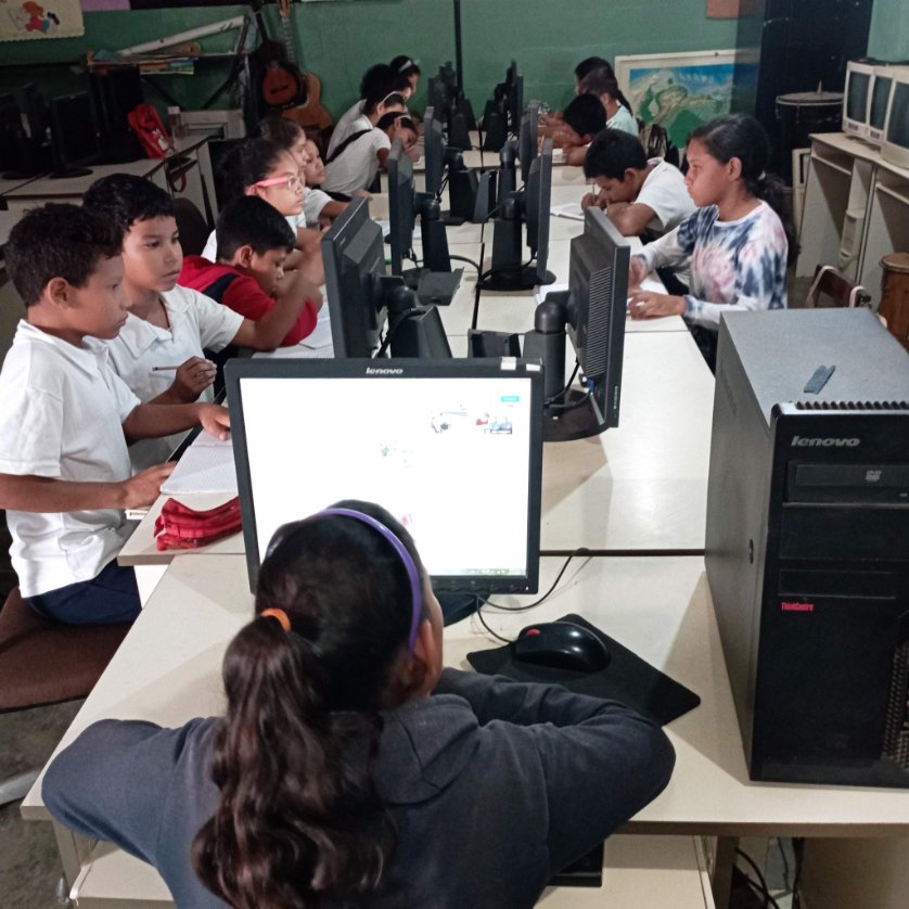 Cbit_delicias's tweet photo. #15Junio Estudiantes de 6to grado de la U.E Pedro Camejo realizaron actividades Pedagógicas sobre Robótica Educativa en el CBIT Las Delicias del Estado Guárico 
@NicolasMaduro 
@MPPEDUCACION
@Fundabit_
@fundabitguaric2 https://t.co/yH7SNROXDb