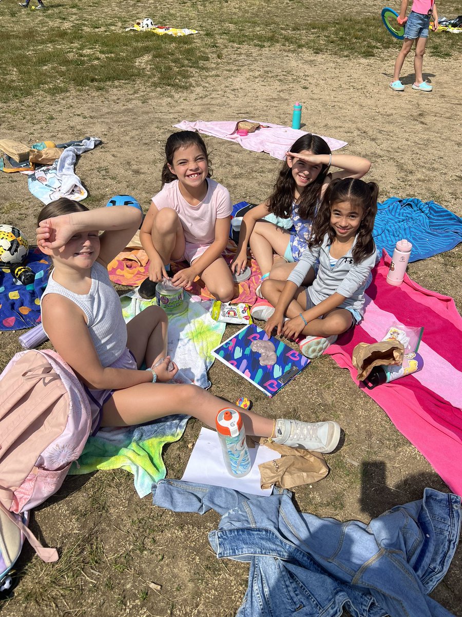 MrsMcCabeNB's tweet photo. Second Grade Picnic
@Saw_Mill_Strong https://t.co/Zk6o1TTufE