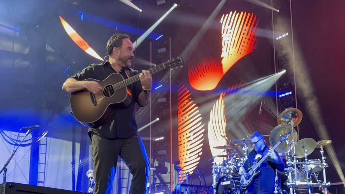 patobriennyusa's tweet photo. “I can’t believe that we would Lie In Our Graves dreaming of things that we might have been”
Round 2 in Darien Lake for @davematthewsbnd was amazing! Absolutely needed this celebration, thank you for another amazing show guys! #DMB #JimiThing https://t.co/0cSsemWVzw