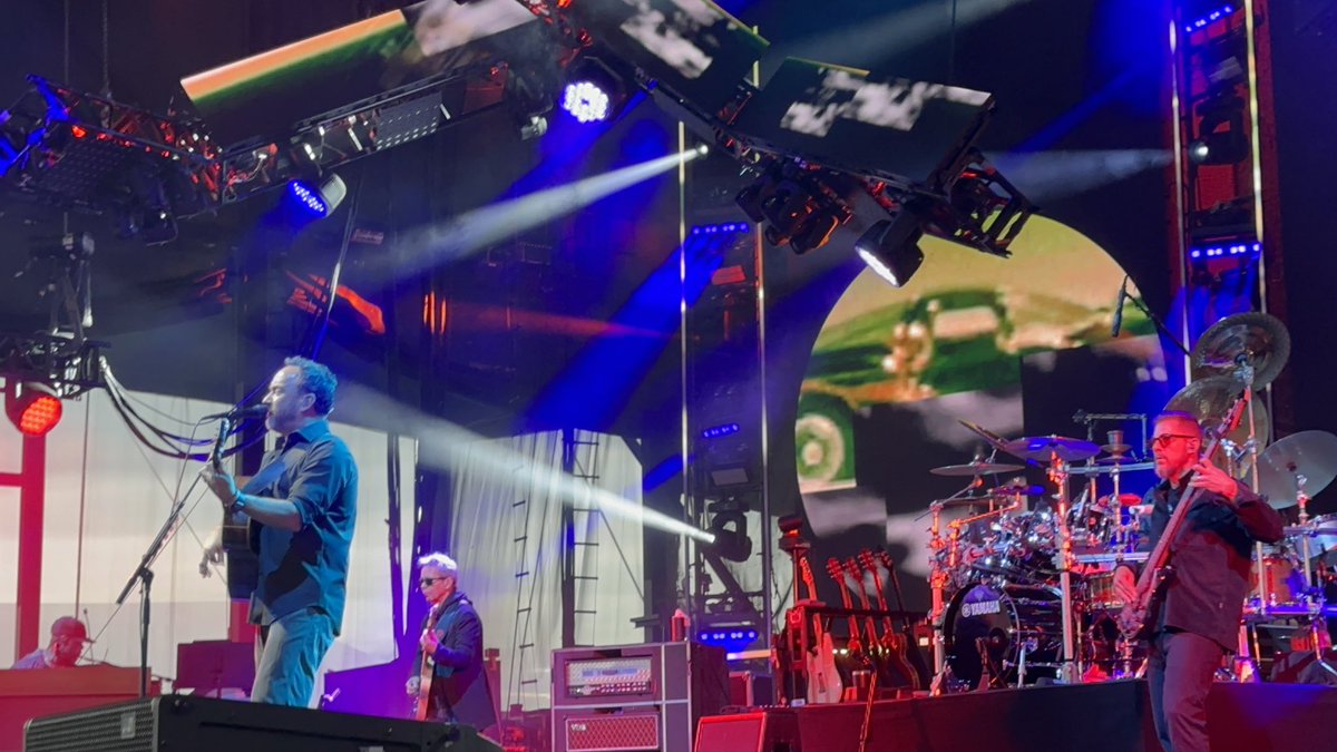 patobriennyusa's tweet photo. “I can’t believe that we would Lie In Our Graves dreaming of things that we might have been”
Round 2 in Darien Lake for @davematthewsbnd was amazing! Absolutely needed this celebration, thank you for another amazing show guys! #DMB #JimiThing https://t.co/0cSsemWVzw