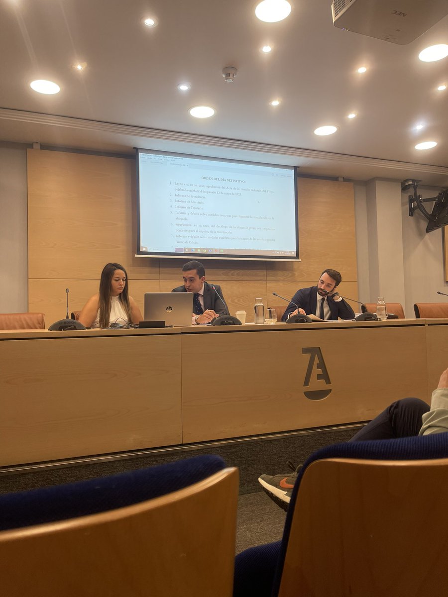 AJA_CARTAGENA's tweet photo. Hoy hemos asistido al pleno trimestral de @abogacia_joven donde se ha realizado balance de las actividades realizadas y marcado objetivos y propuestas de formación, conciliación y turno de oficio entre otras 🔜 https://t.co/WUNMarqSWL