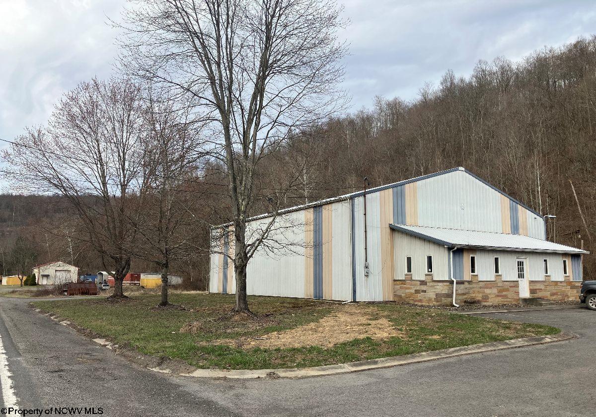 HHMorgantown's tweet image. We are looking for a buyer on 2020 St. Joe Road #Albright #WV  #realestate tour.corelistingmachine.com/home/93UAJ8