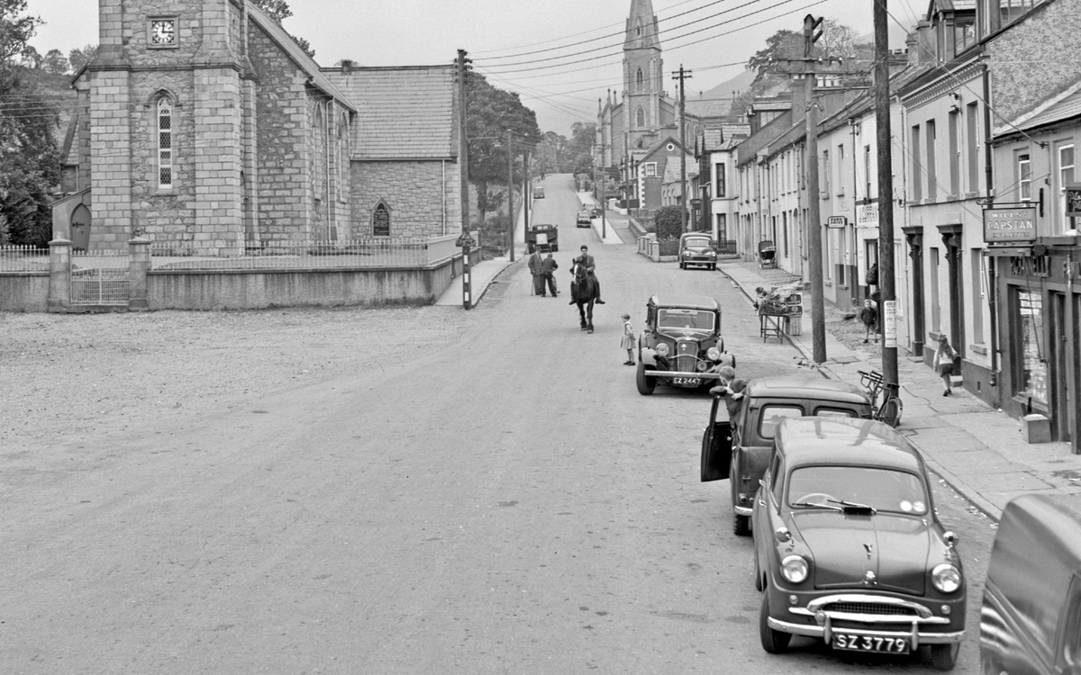 Rostrevor,  Co Down.   1st September, 1958.
(National Museums Northern Ireland)
facebook.com/profile.php?id…