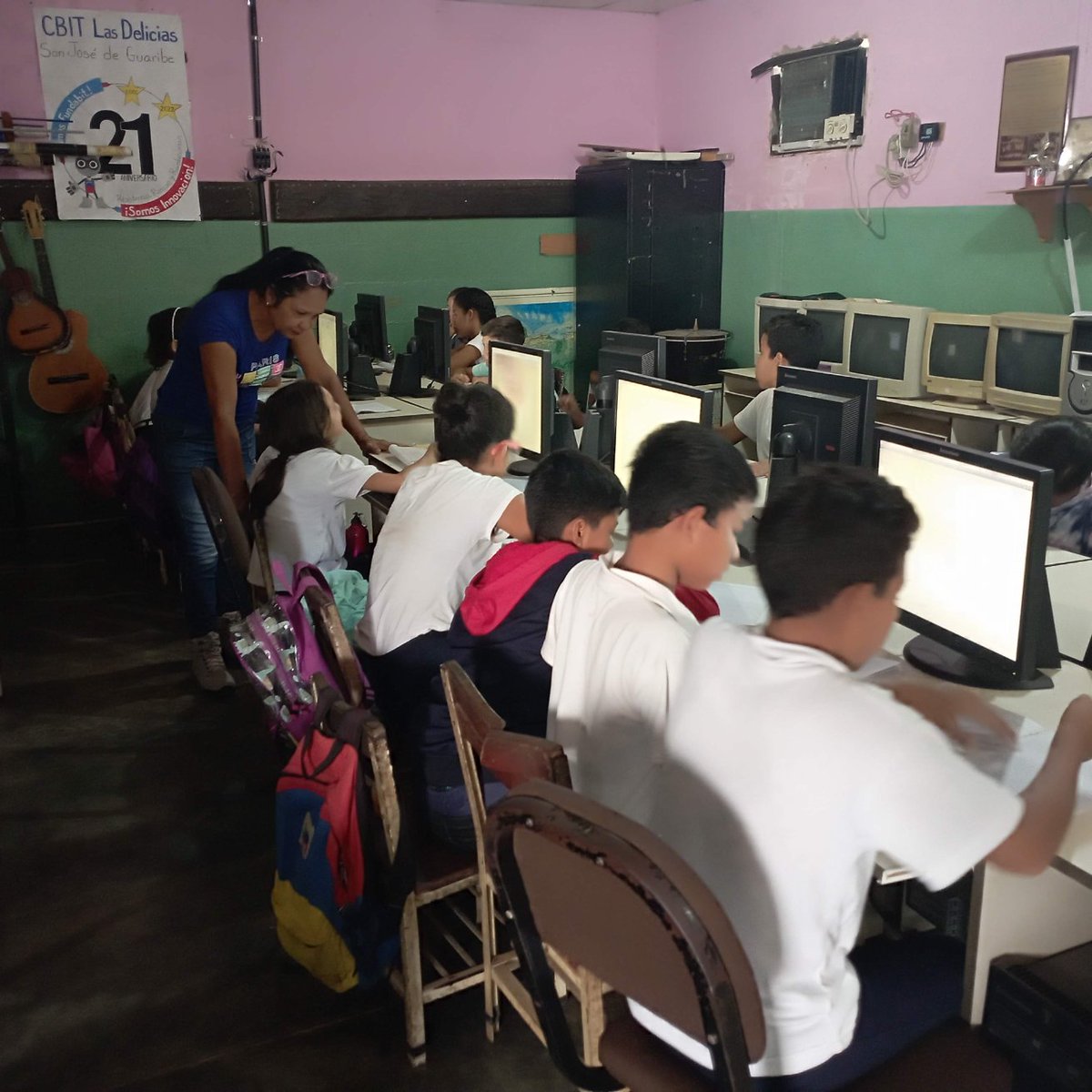 Cbit_delicias's tweet photo. #15Junio Estudiantes de 6to grado de la U.E Pedro Camejo realizaron actividades Pedagógicas sobre Robótica Educativa en el CBIT Las Delicias del Estado Guárico 
@NicolasMaduro 
@MPPEDUCACION
@Fundabit_
@fundabitguaric2 https://t.co/yH7SNROXDb