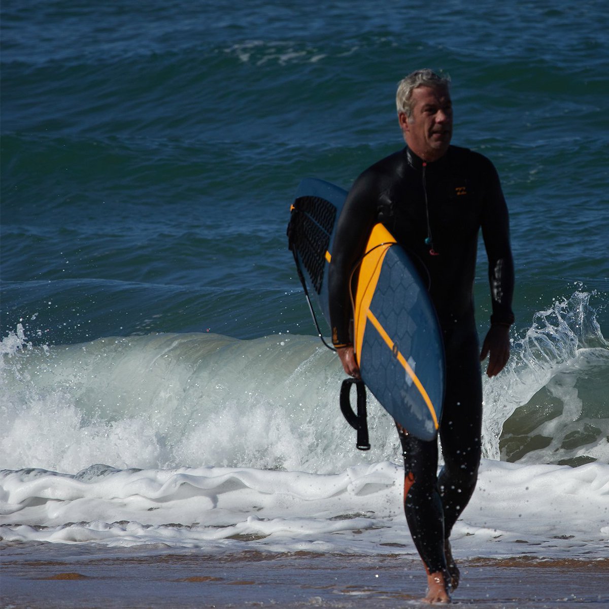 End your surf session just as you started, with a clean and fresh surfboard #OceanDeservesBetter #EcoWaveChasers #OceanRevival #SurfingSustainability #Waveguardians #Sustainasurf #RideResponsibly #ProtectOurOceans #GreenerTides #OceanMinded #SurfandProtect #surfbrand #surfboards