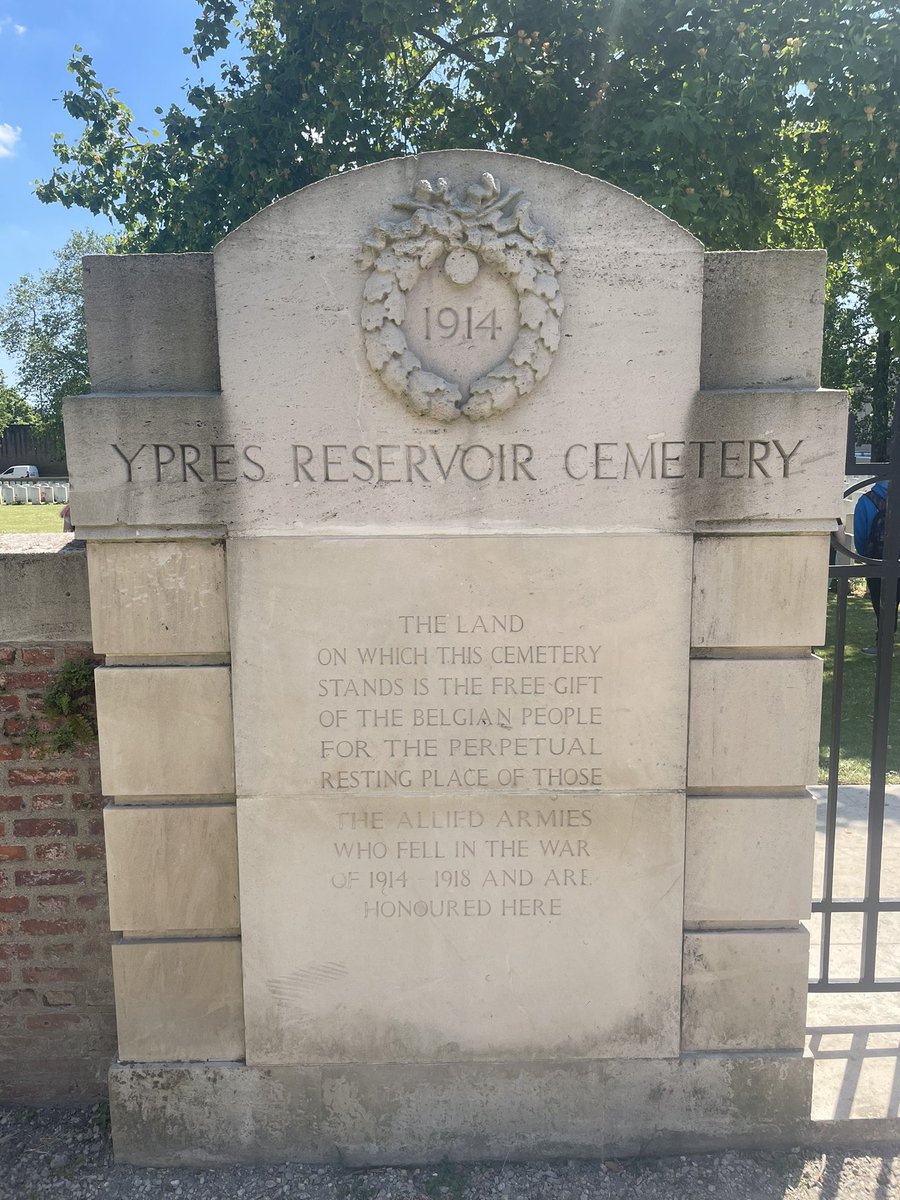 AHSSocSubs's tweet photo. Our final 2 stops of the afternoon were at Langemark, where we honoured the brave German soldiers who were so similar to the young Brits we have learned about, and then the town of Ypres, the focal point of the battles in the area. 3/3 https://t.co/daxsuYGhSO