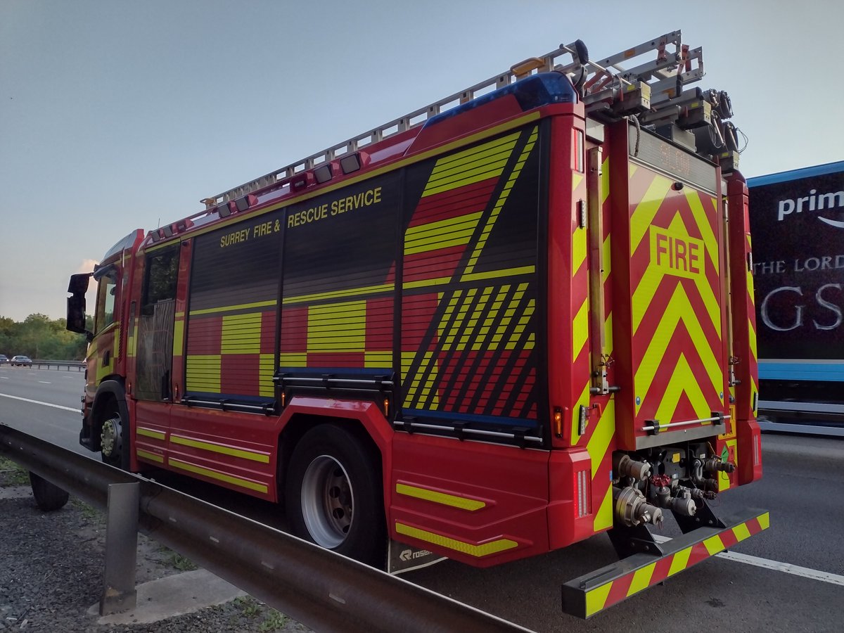 They were a very long way from home but they were extremely helpful at the scene of an RTC on the M1 this evening. A massive thanks to the 2 firefighters from @surreyFRS who helped us out...and what a very smart looking fire engine! 🚒👍🏻 #teamwork #999family 332/111