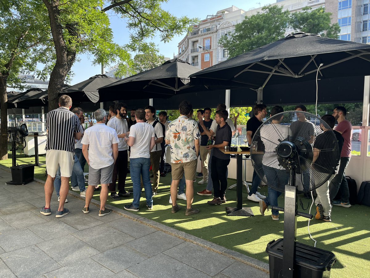 maex242's tweet photo. That’s everyone for joining our little afterwork drinks #MadDAO https://t.co/iLnhE8J3TD