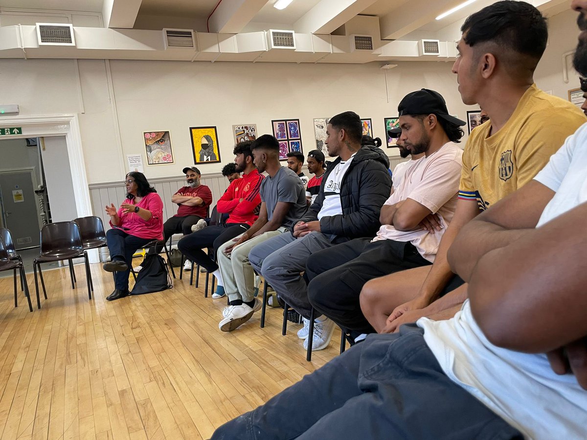 fc_belgrave's tweet photo. Good to be part of the latest focus group for a PlayZone Ballcourt with the staff from Sports Services @Leicester_News. Hopefully something good in #Belgrave soon. 

Give your opinion👇🏽

https://t.co/6pd8Wcu7Ej https://t.co/wr7JKIzI07