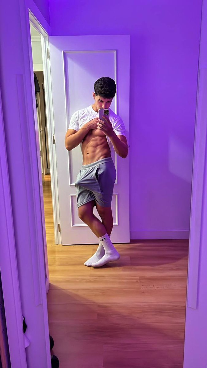 Clubdefansadri's tweet photo. RT if you want to ride it 🍆🍆
OF = 3.5$
#fitness https://t.co/qA0keW1zn6