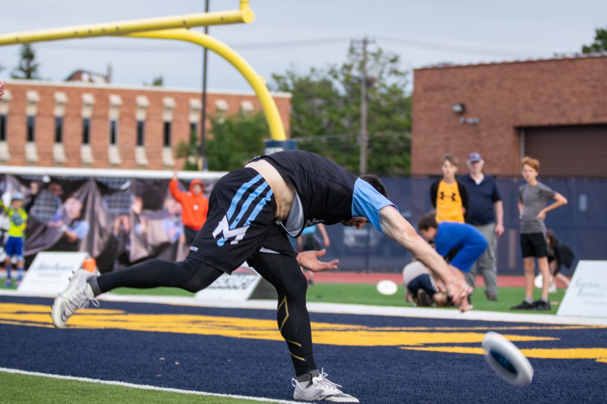 What spiked harder, BVon or your heart rate?

📸 Meghan White

#bundleup #letsgochill #AUDL2023