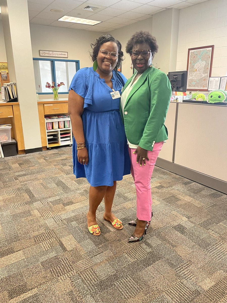 smars0194's tweet image. Thank you @DrPFrance for all of your support, guidance, and check-ins this year! 🥰😍❤️You are appreciated! #LEADVB #lifelearner