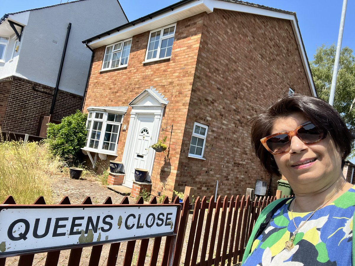 ahmereenreza's tweet image. Out leafleting in #Flitwick- Mid beds yesterday, sunny &amp;amp; blue skies, with positive response at the doorstep 💙

Finished my share of leafleting in record time. 👍🏻