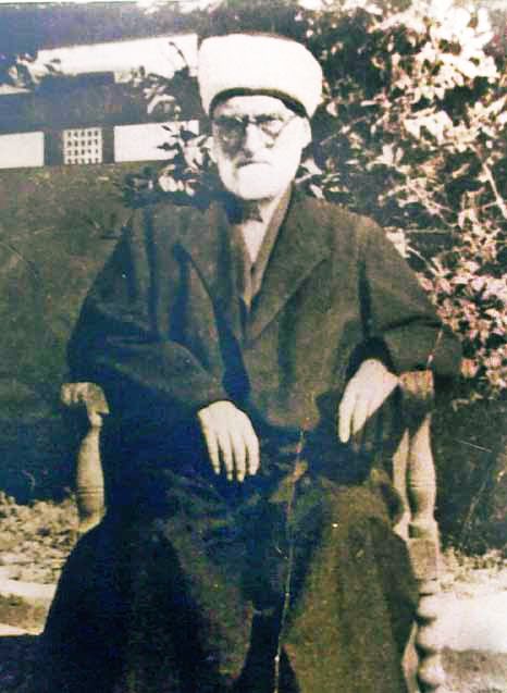 ilyascanyildiz's tweet photo. "Ben dünyada ne ilmim, ne amelimle iftihar etmeye kendimde hak ve salahiyyet görmediğim halde, zamanın bütün baskılarına rağmen onurumu ve kalbimin metanetini bozmamış ve en küçük hakikat karşısında en büyük kuvvetlere ehemmiyyet vermemeyi (boyun eğmemeyi) meslek edinmiş olmakla iftihar eden bir adamım."

Şeyhu'l-islâm Mustafa Sabri Efendi
