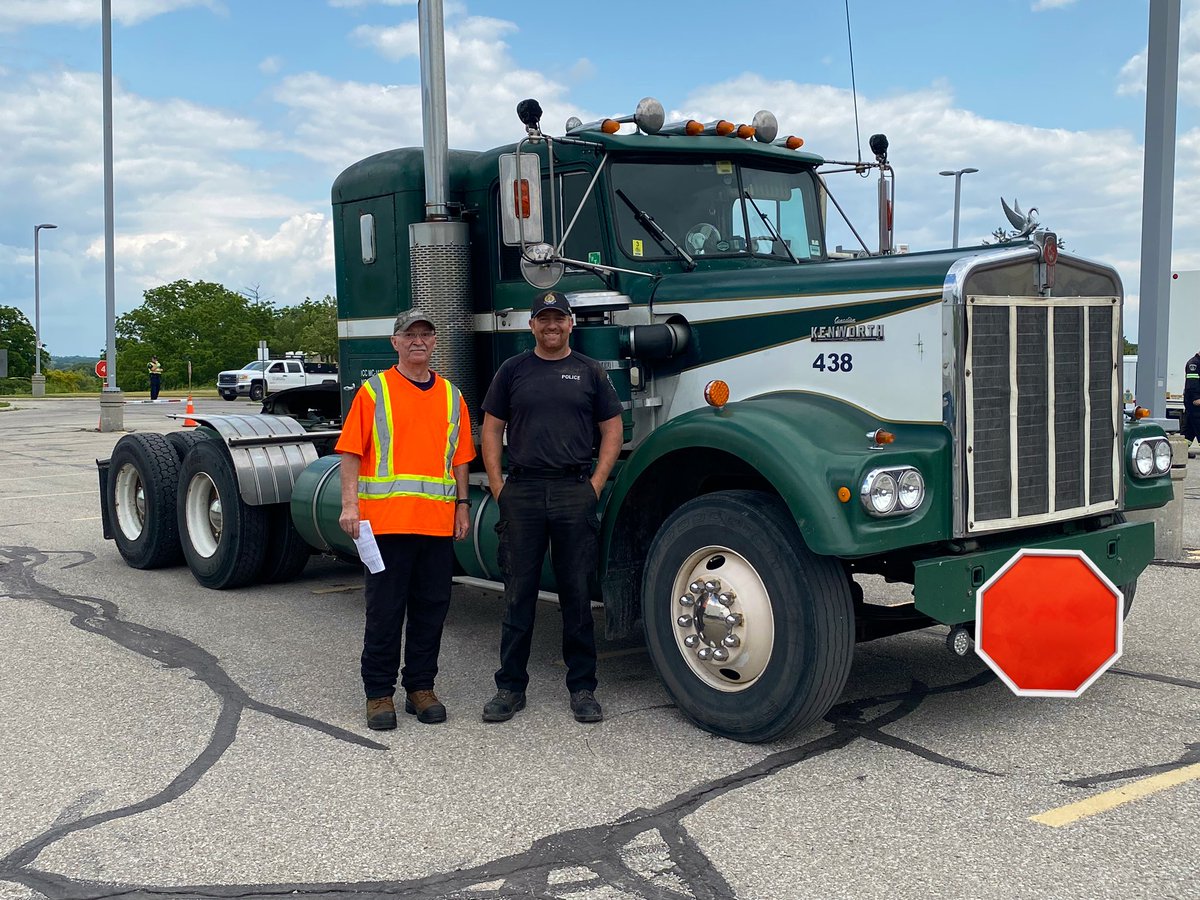 HRPSCMV's tweet photo. An oldie but a goodie. This truck was stopped and pulled in for inspection while assisting @WRPS_Traffic with their annual CMV Blitz this week. Congrats to the owner who received a CVSA sticker. Anyone want to guess what year it is? (Hint - Pre-dates steer axle brakes) ^DB https://t.co/awigwe62dY
