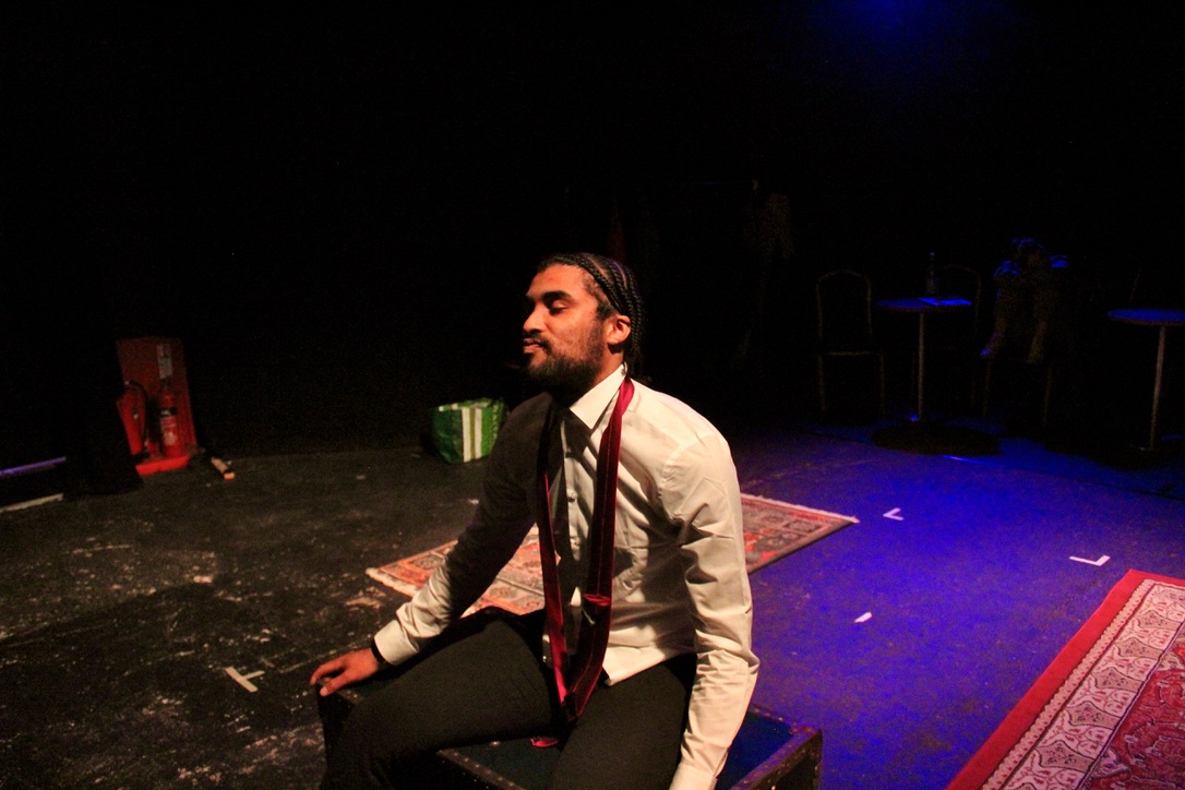switch_mcr's tweet photo. Fancy some new writing?
💥
Get tickets now for 'Have a Break, Have a KitKat' our fast paced comedy drama, exploring grief, family and relationships through the lens of two cousins, Nick and Laura. 
❤️🍫 
Our bold new play, from @BronteAppleby is on at @53two till next Saturday! https://t.co/7AeXlnkvAC