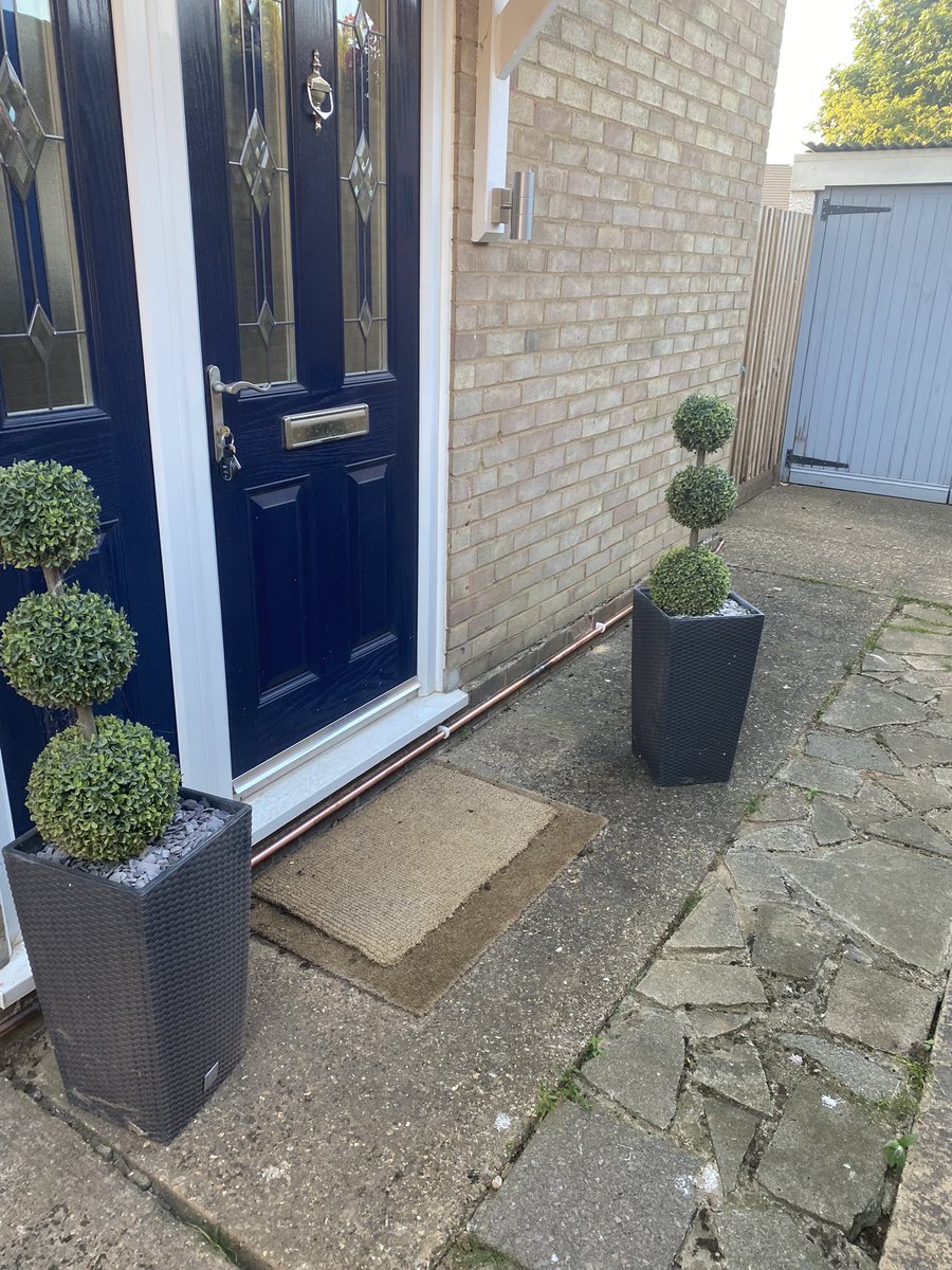 miss_goodenough's tweet photo. @CadentGasLtd really not impressed to come home and see my gas pipes looking like this. Pipes are obvious and an eyesore. Messy work from #cadentgas https://t.co/y8zulewmuR