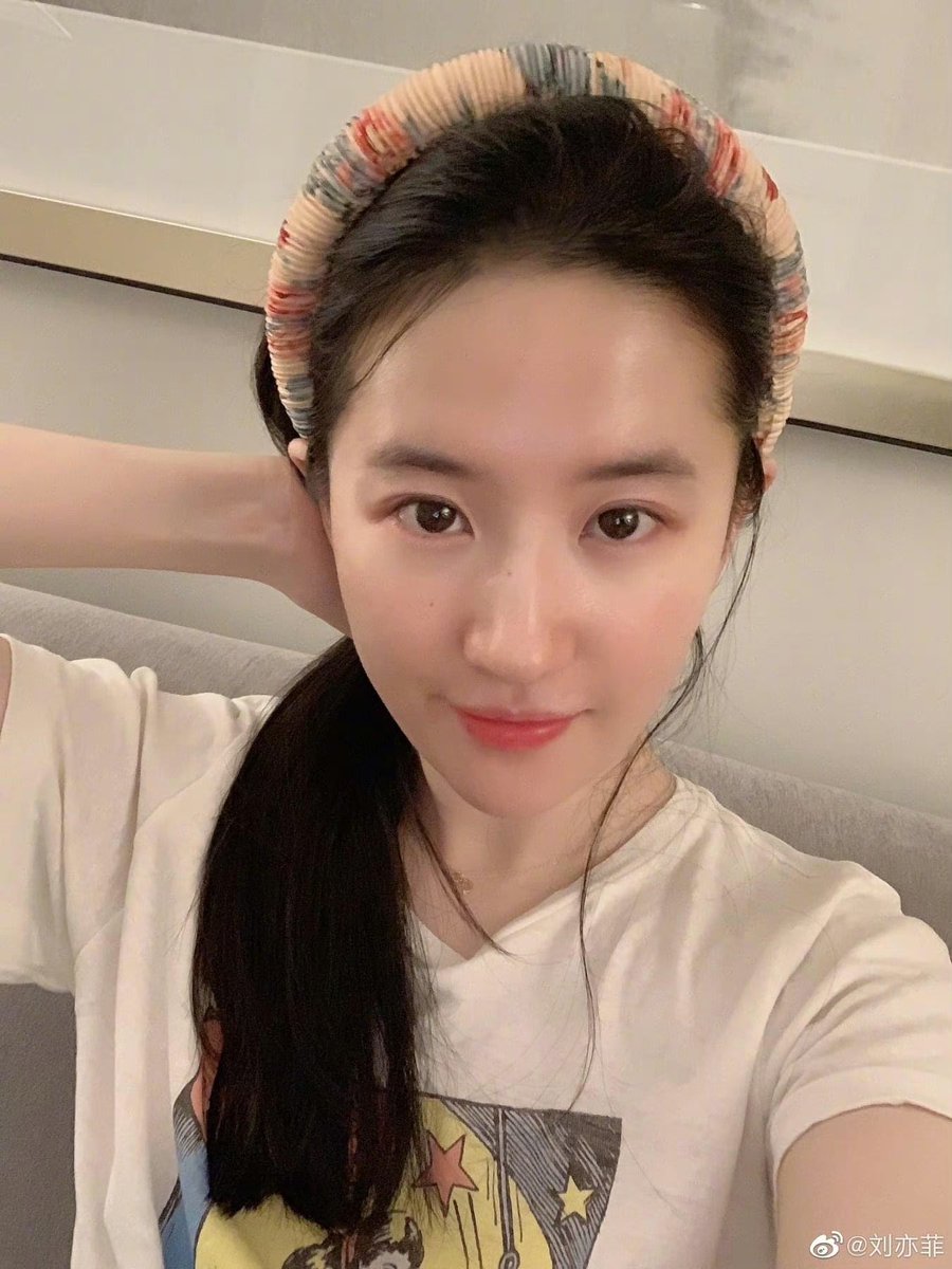 WorldVivid's tweet photo. LiuYifei 🤳 @yifei_cc
Which one is your favorite 🤩
#Mulan #SupportMulan #liuyifei #YifeiLiu #CrystalLiu #刘亦菲 #花木兰 https://t.co/uDTLHbqllE