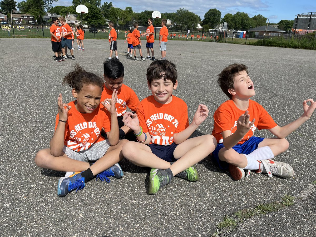 3MiuWSS's tweet photo. What a fabulous day for Field Day! ☀️@wsselementary https://t.co/dwdtzmN357