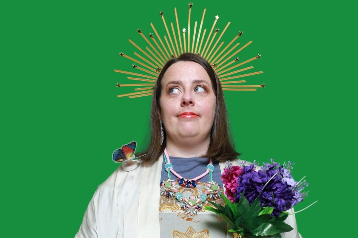 theweereview's tweet photo. Fringe Interview: Niamh Denyer - 'She means no harm but could do with a good dose of self awareness…' We speak to @NiamhAgnesRose  about her comedy creation Áine Reilly #edfringe 
https://t.co/jvufDAWnBu https://t.co/qZflA9z3Th