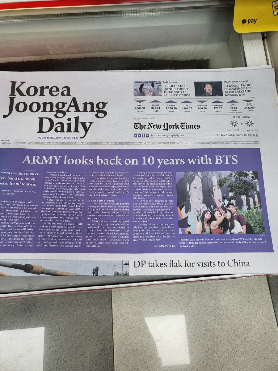 seokjin_india_'s tweet photo. [INFO] 

The #BTS10thYearAnniversary Mural  is finally complete 💜

#ToJinfinityAndBeyond #방탄소년단  #BTSJIN #10yearsofBTS

 https://t.co/ucsPuykaLN