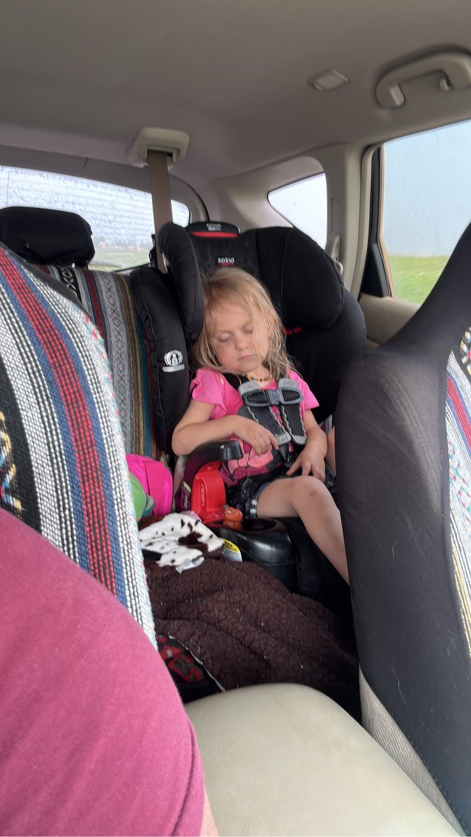 FRMG1RL's tweet photo. Thousands of dollars spent…yet no doctors can make the puking stop 💔🤦🏻‍♀️ Poor kid passes out every time from exhaustion after puking too.. #EoESucks https://t.co/CnO4zsl6cF