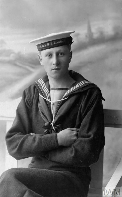 Remembering Able Seaman Arthur Henry Thomas Vizard 🇬🇧

Drake Battalion, Royal Naval Division, Royal Naval Volunteer Reserve.

Death: 15 June 1918, Gallipoli / Dardanelles.

#lestweforget #remembrance #britishhistory #royalnavaldivision  #firstworldwar