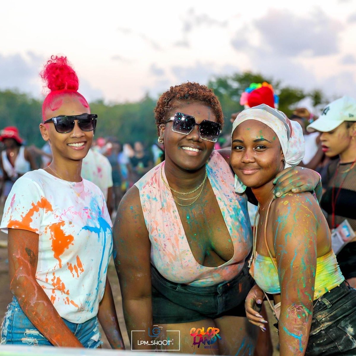 colorlandfwi's tweet photo. 🌈 Vivez l’expérience full color avec la #CLMF.
🎫 Billetterie en ligne :
https://t.co/hwUWUihD15
📸 : LPM Shoot
#ColorLandMusicFest • #ColorLand • #Guadeloupe https://t.co/fcEef4Qm7d