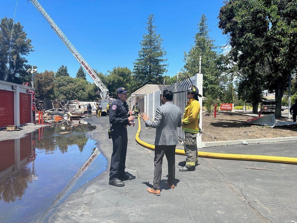 D2SergioJimenez's tweet photo. Thank you @SJFD for containing the fire at Public Storage in #SJD2 yesterday evening & keeping our community safe.
FYI residents: All further updates will be provided by the #SJFD & @SJPD_PIO. https://t.co/VQNCaZzhM1