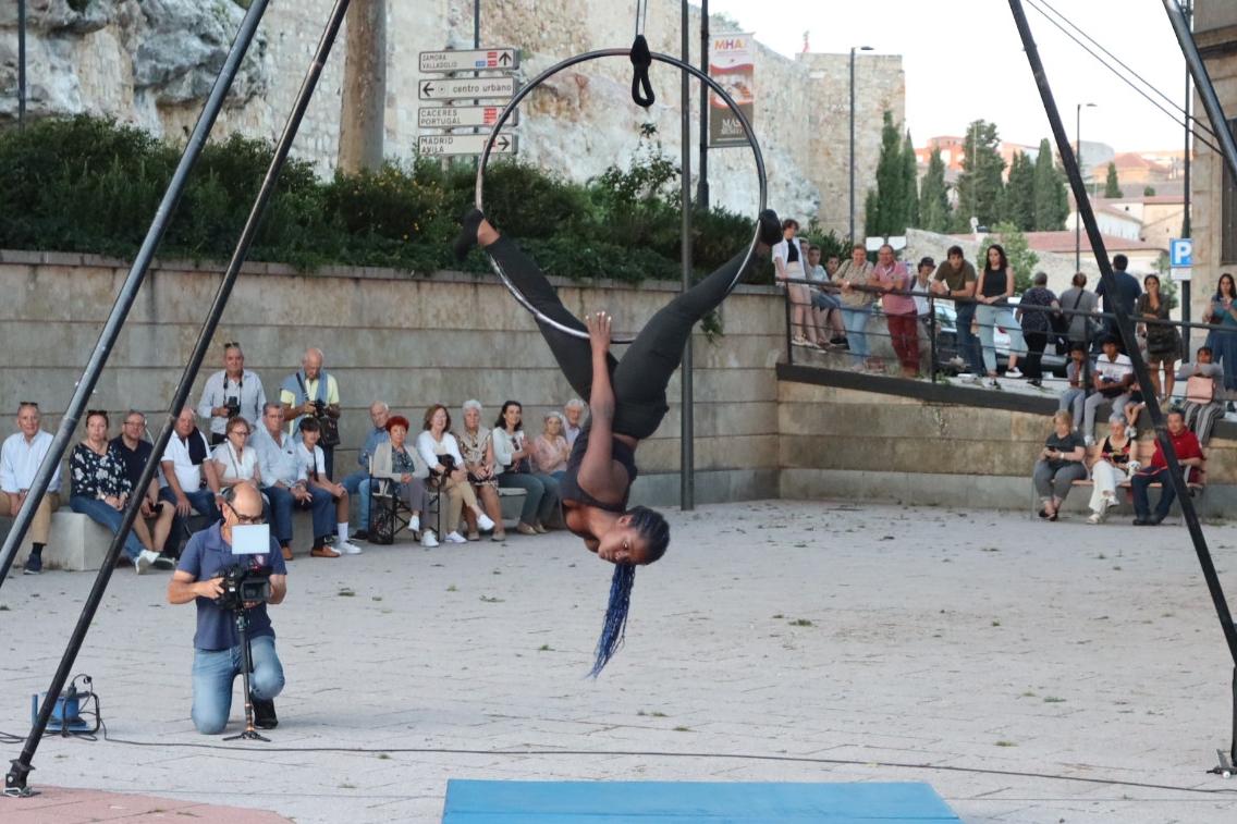 Ana Suárez Otero tweet media