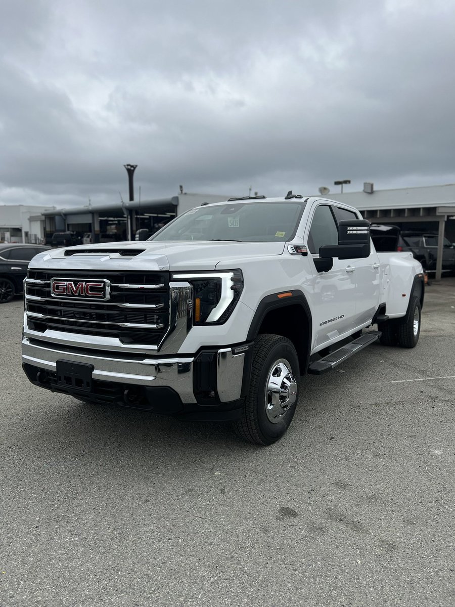 CardinaleGMC's tweet photo. A brand new 2024 GMC Sierra 3500 DRW SLE available on our lot ! Sales > 831-394-1233 https://t.co/lVBPCQ2vfL