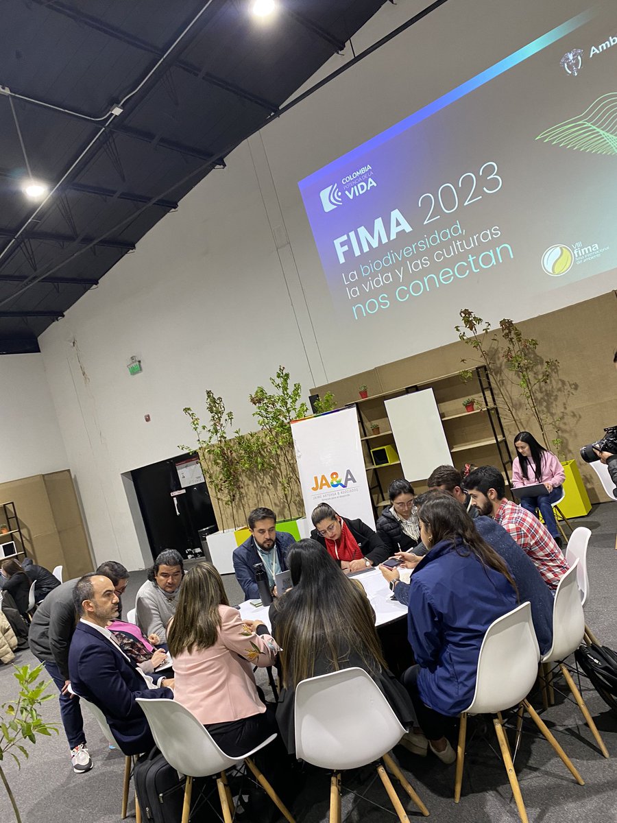 IDEAMColombia's tweet image. #AEstaHora | Nuestra directora @ghisecheverry es anfitriona de la mesa de diálogo sobre acción climática e implantación de la Contribución Determinada a Nivel Nacional (NDC), con el sector privado, conversando sobre alianzas público privadas para la cooperación ambiental. 
#FIMA