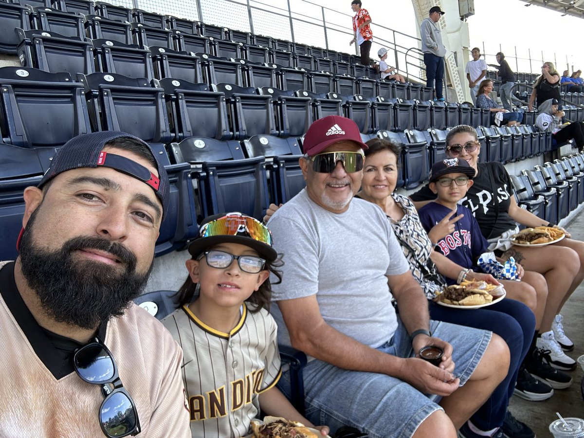 pecoach03's tweet photo. 1st stop on our west coast baseball tour, Petco Park. From TEXAS (EP Chihuahuas). #BringTheGold https://t.co/xN08jTJ2Z6