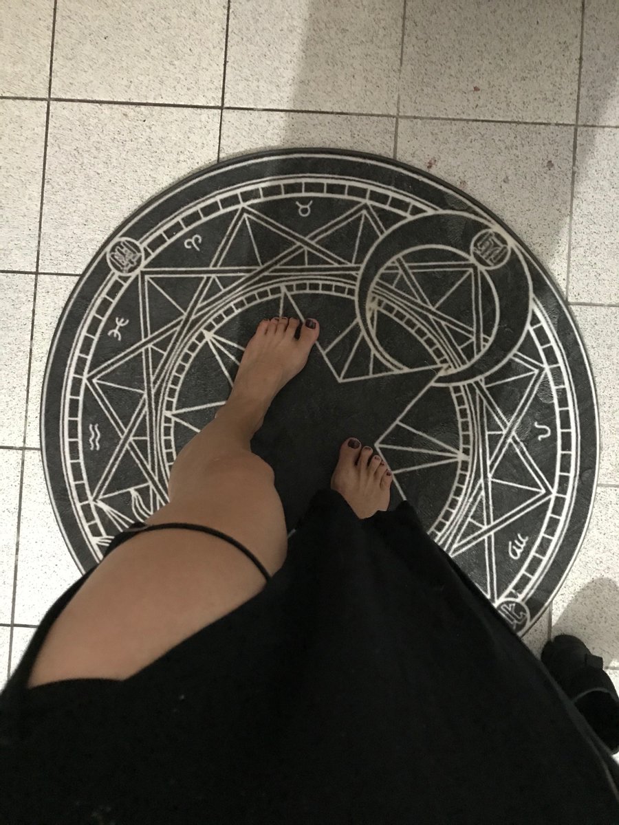 Evilsweethpee's tweet photo. Dia de diversรฃo !!!
letโs have some fun!!!
#bdsm #trans #tlover #tgirl #domme #mistress #submissive #bdsmgirl #podo #feet #feetlovers #transhub #transporn #transgender #hot #sussy #fem #latex #pig #findom https://t.co/yiKXqZUN28